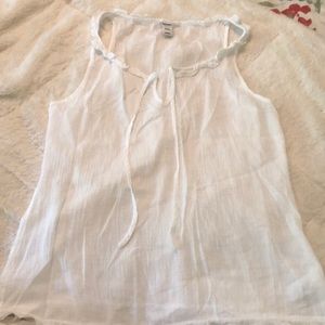 Old Navy white top